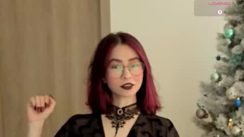 Snapshot of rosse_98_ chatting on November 24, 2025, 1:33 pm Miss Rosse online show from November 24, 2025, 1:33 pm