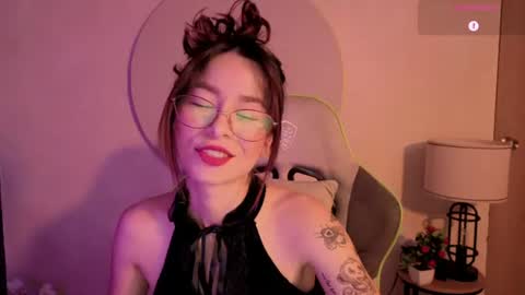 Snapshot of rosse_98_ chatting on June 22, 2026, 2:14 pm Miss Rosse online show from June 22, 2026, 2:14 pm