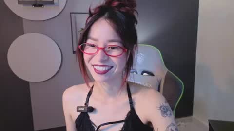Snapshot of rosse_98_ chatting on July 4, 2026, 3:40 pm Miss Rosse online show from July 4, 2026, 3:40 pm