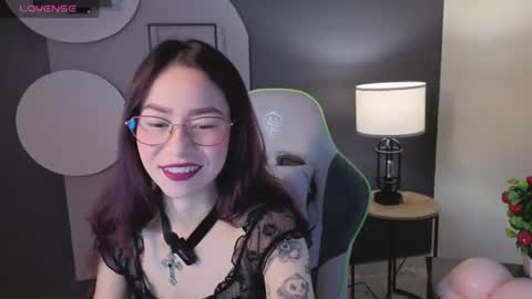 Snapshot of rosse_98_ chatting on July 9, 2026, 3:38 pm Miss Rosse online show from July 9, 2026, 3:38 pm