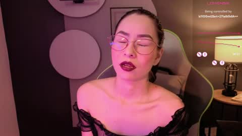 Snapshot of rosse_98_ chatting on July 15, 2026, 3:50 pm Miss Rosse online show from July 15, 2026, 3:50 pm