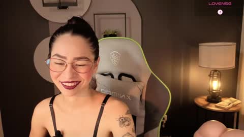 Snapshot of rosse_98_ chatting on July 16, 2026, 2:56 pm Miss Rosse online show from July 16, 2026, 2:56 pm