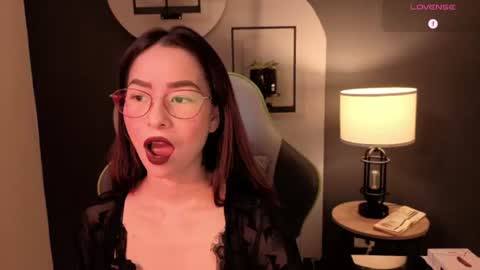 Snapshot of rosse_98_ chatting on July 17, 2026, 2:24 pm Miss Rosse online show from July 17, 2026, 2:24 pm