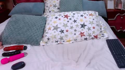 Snapshot of rossecougar_x chatting on January 16, 2025, 8:43 am Rosse Cougar online show from January 16, 2025, 8:43 am