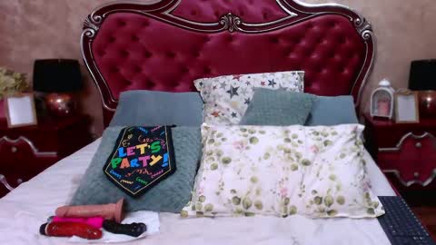 Snapshot of rossecougar_x chatting on February 28, 2025, 8:20 am Rosse Cougar online show from February 28, 2025, 8:20 am