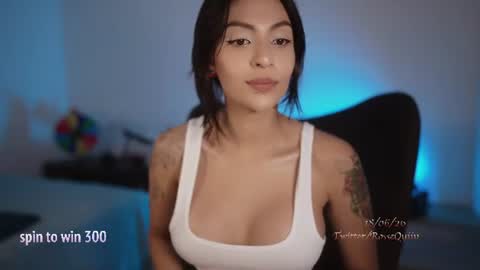 Snapshot of rosseyquiin chatting on June 19, 2026, 1:21 am Rossey online show from June 19, 2026, 1:21 am