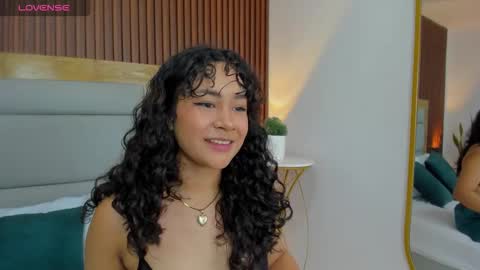 Snapshot of rossie_lanie_ chatting on December 20, 2025, 1:18 pm rossie_lanie_ online show from December 20, 2025, 1:18 pm