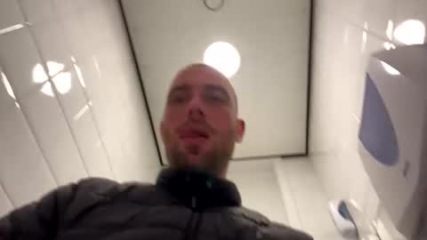 rotteei1 online show from October 17, 2025, 9:01 am