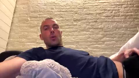 rotteei1 online show from November 7, 2025, 5:24 pm