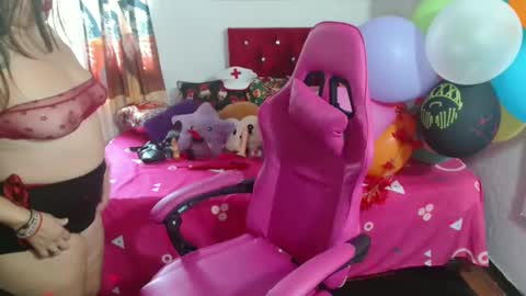 Snapshot of rous_kinky chatting on November 15, 2025, 1:40 pm rous_kinky online show from November 15, 2025, 1:40 pm