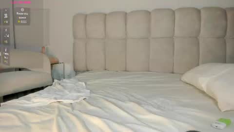 Snapshot of rouse_hallberg_ chatting on June 22, 2026, 12:56 am DREAM online show from June 22, 2026, 12:56 am