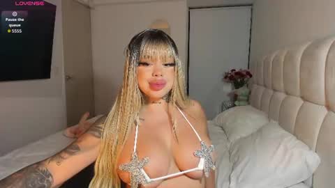Snapshot of rouse_hallberg_ chatting on July 2, 2026, 11:22 pm DREAM online show from July 2, 2026, 11:22 pm