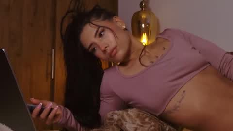 Snapshot of rouse_leon chatting on November 17, 2025, 5:08 pm Rouse leon online show from November 17, 2025, 5:08 pm