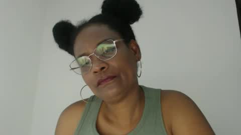 luxa online show from October 31, 2025, 12:50 pm