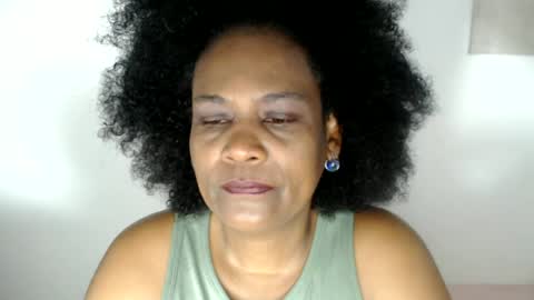 Snapshot of roushlove chatting on June 24, 2026, 10:14 am luxa online show from June 24, 2026, 10:14 am