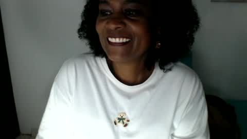 Snapshot of roushlove chatting on July 4, 2026, 12:33 pm luxa online show from July 4, 2026, 12:33 pm