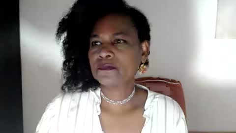 Snapshot of roushlove chatting on July 17, 2026, 1:18 pm luxa online show from July 17, 2026, 1:18 pm