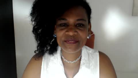 Snapshot of roushlove chatting on July 18, 2026, 1:26 pm luxa online show from July 18, 2026, 1:26 pm