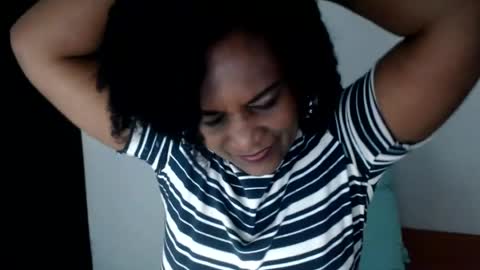 Snapshot of roushlove chatting on July 31, 2026, 12:04 pm luxa online show from July 31, 2026, 12:04 pm