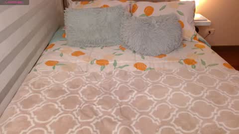 Rouss marie henao  online show from January 25, 2025, 6:01 am