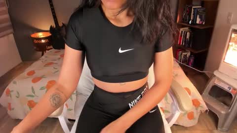 Rouss marie henao  online show from September 12, 2025, 9:09 am