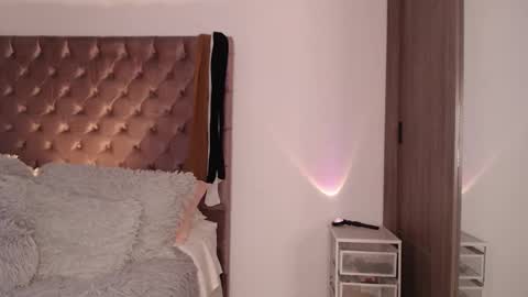 Rouss marie henao  online show from October 20, 2025, 10:32 pm