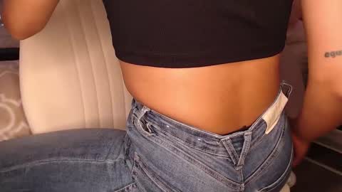 Rouss marie henao  online show from March 17, 2026, 6:00 pm