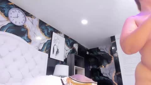 Rousse  online show from February 25, 2026, 1:37 am