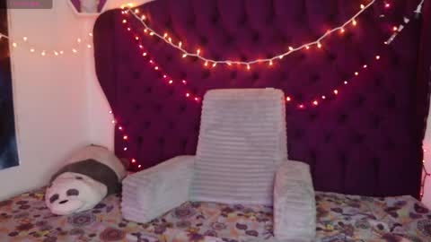 Snapshot of roussew chatting on June 4, 2026, 2:28 am I am lisa and excited that men masturbate for me online show from June 4, 2026, 2:28 am