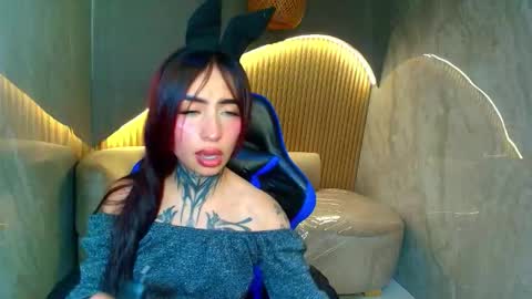 Roux  online show from March 12, 2026, 8:59 pm