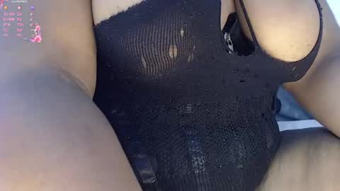 Snapshot of rouxe_lee chatting on May 27, 2026, 1:57 am tania online show from May 27, 2026, 1:57 am