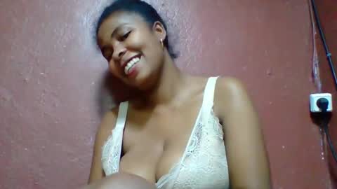 rovaelyah online show from November 22, 2025, 7:35 pm