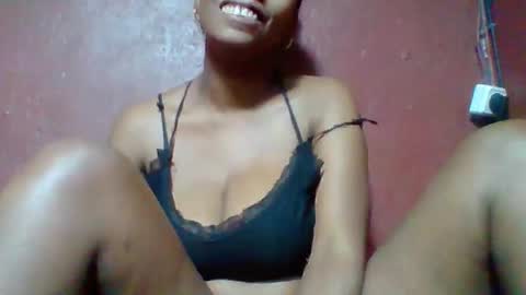 rovaelyah online show from February 11, 2026, 4:06 am