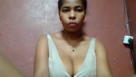 rovaelyah online show from March 23, 2026, 4:05 am