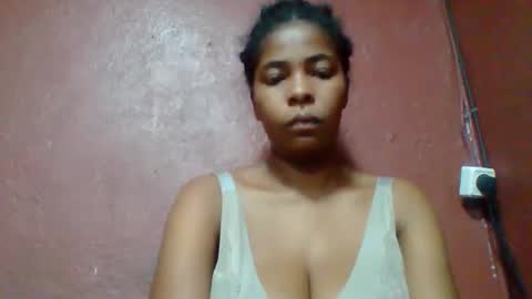 rovaelyah online show from April 2, 2026, 2:42 am