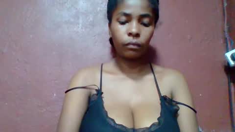 rovaelyah online show from April 12, 2026, 2:44 pm