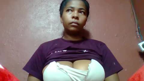 rovaelyah online show from April 24, 2026, 2:47 am
