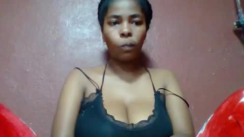 rovaelyah online show from April 27, 2026, 6:44 am