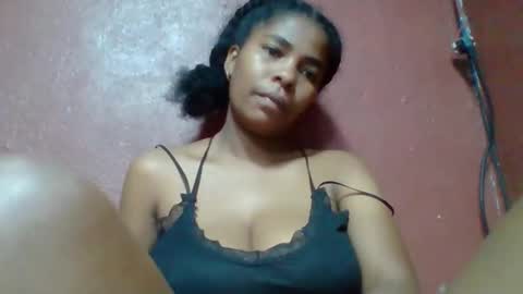 rovaelyah online show from April 29, 2026, 4:49 am