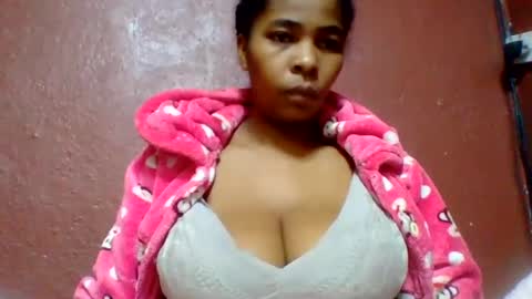 rovaelyah online show from June 12, 2026, 2:10 am