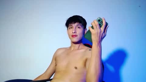 rowanboy23 online show from November 9, 2025, 1:04 am