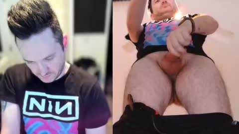 Snapshot of rowanvoid chatting on November 6, 2025, 11:37 pm Rowan Void online show from November 6, 2025, 11:37 pm