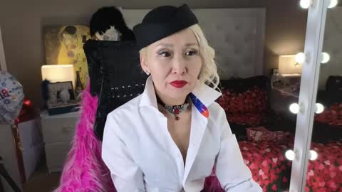 Roxalana online show from April 28, 2026, 8:19 am