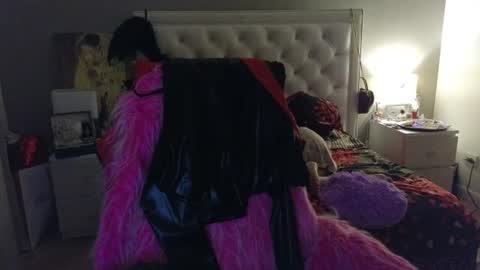 Snapshot of roxalanastar chatting on June 15, 2026, 6:43 pm Roxalana online show from June 15, 2026, 6:43 pm