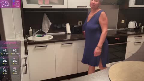 Snapshot of roxana_brooks chatting on February 6, 2025, 4:14 pm Roxana online show from February 6, 2025, 4:14 pm