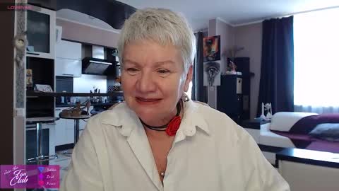 Roxana online show from April 1, 2026, 2:25 pm
