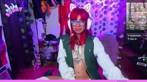 Snapshot of roxanbunny chatting on March 4, 2025, 5:11 am roxxy online show from March 4, 2025, 5:11 am