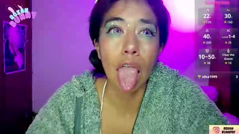 Snapshot of roxanbunny chatting on November 19, 2025, 6:35 am roxxy online show from November 19, 2025, 6:35 am