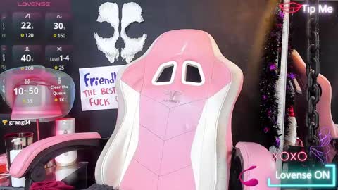 Roxane  online show from March 7, 2025, 1:07 pm