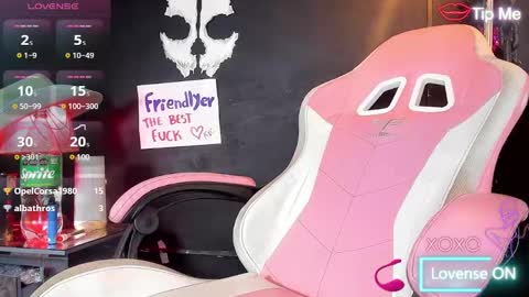 Roxane  online show from March 10, 2025, 1:10 pm